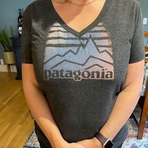 Women’s V-Neck Patagonia T-Shirt